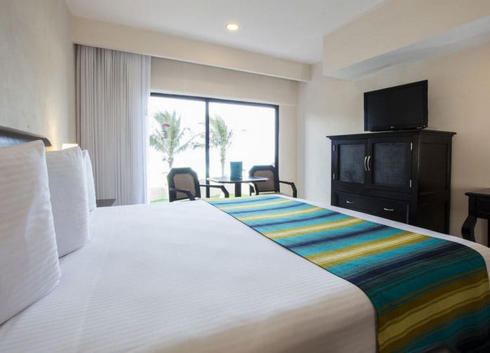Crown Paradise Club Cancun King Room