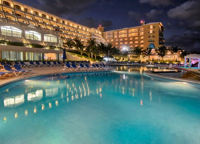 Royal Solaris Cancun 3 Golden Parnassus Cancun at Night