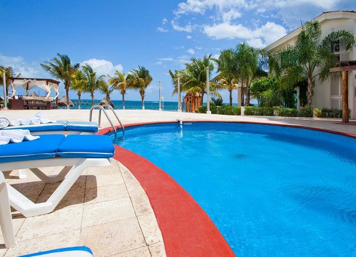 Holiday Inn Cancun Arenas 4 Holiday Inn Cancun Arenas Pool
