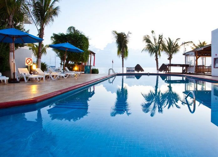 Holiday Inn Cancun Arenas 2 Holiday Inn Cancun Arenas Pool