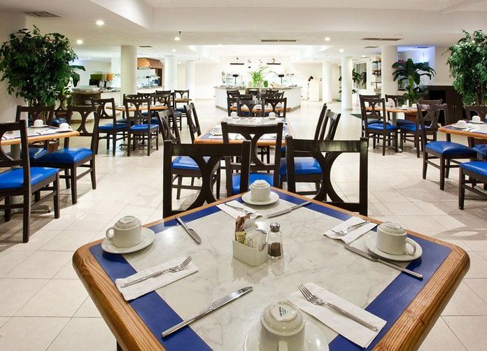 Holiday Inn Cancun Arenas 3 Holiday Inn Cancun Arenas Restaurant