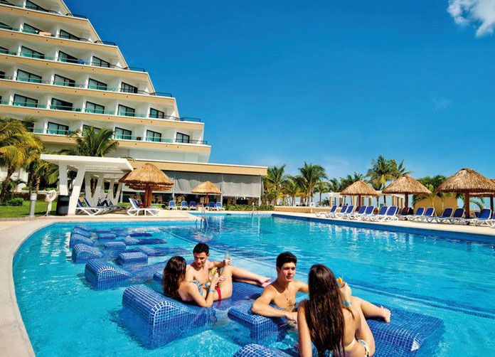 Riu Caribe Cancun Pool