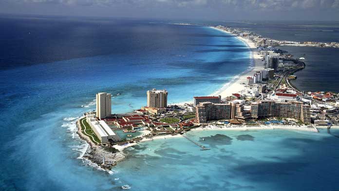 Cancun : Aerial View