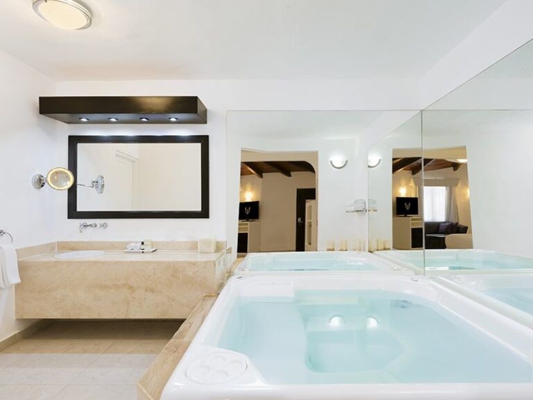Desire Riviera Maya Jacuzzi