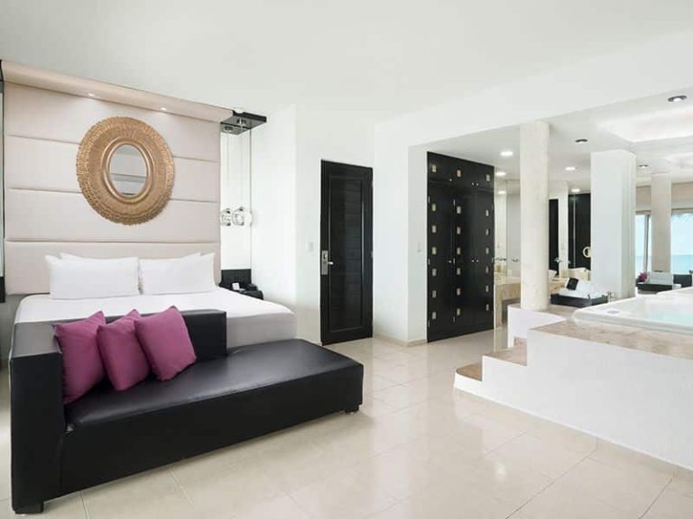 Room3_Oceanfront-Passion-Suite-3_800px