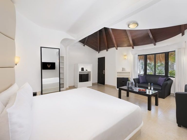 Desire Riviera Maya Deluxe Superior Garden View Room Interior with living area