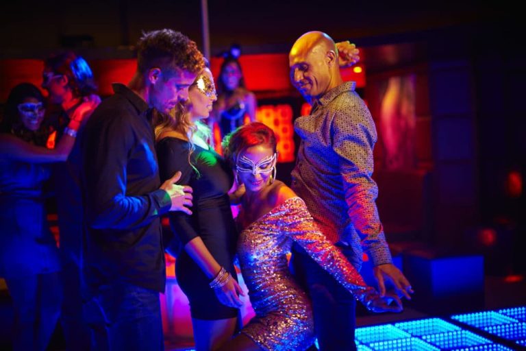 desire-riviera-y-night-club-sexy-dancing-1024x683