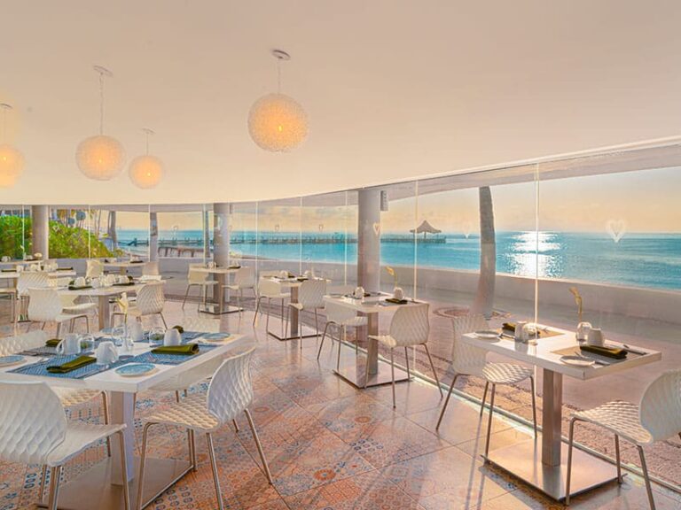 Desire Riviera Maya Pearl Afrodita restaurant with ocean view