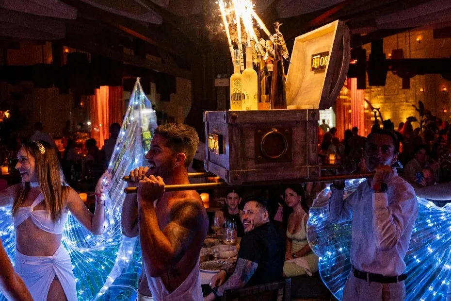 Evening performance with sparklers inside Ilios Cancun