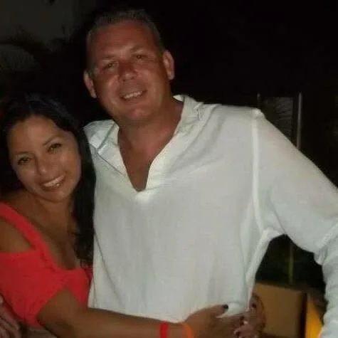 Jannet and Steve Wright smiling together