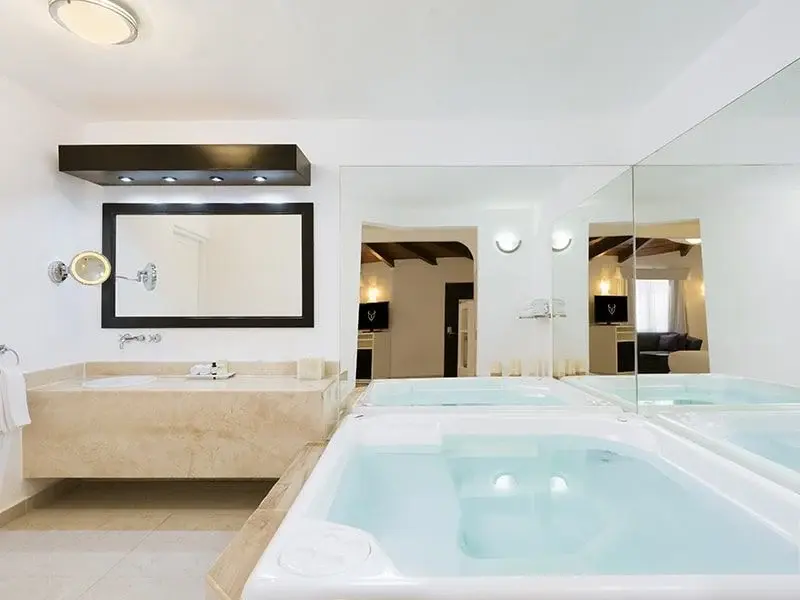 Desire Riviera Maya Jacuzzi