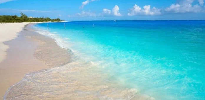 Cancun weather and beach conditions