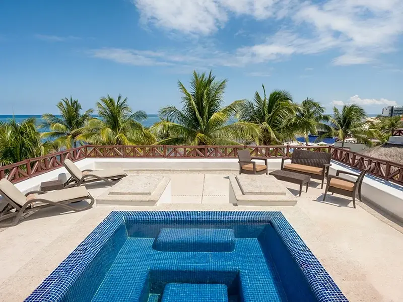 Penthouse terrace and plunge pool overlooking the Caribbean Sea