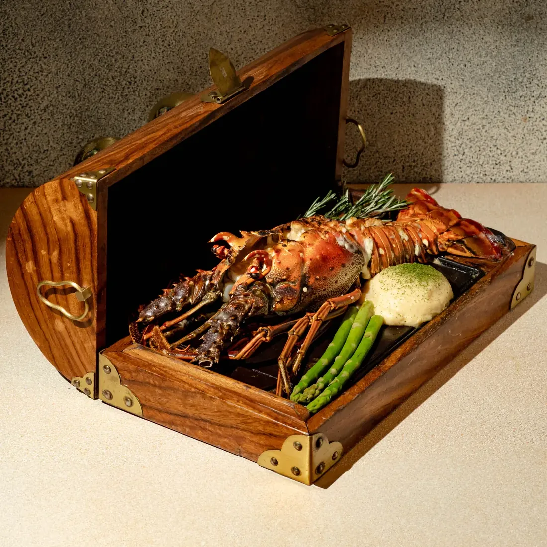 Lobster Thermidor at Fred’s Cancun, one option for a leisurely restaurant meal